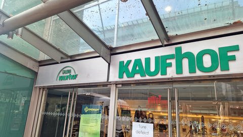 Auch in Ulm ist die Unsicherheit und die Sorge über die Zukunft der dortigen Galeria Kaufhof-Filiale groß. (Foto: SWR, Petra Volz)
