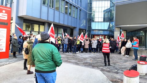 Tarifverhandlungen im Öffentlichen Dienst: Kundgebung vor Kreissparkasse Ostalb (Foto: Ilka Ulrich, Verd.i)