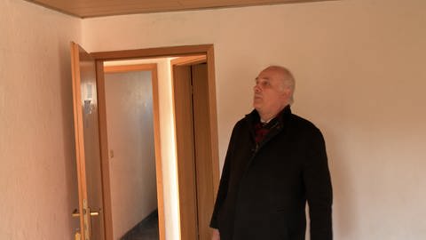 Bernhard Richter im neuen Haus für obdachlose Frauen in Aalen. Der Pfarrer engagiert sich für den Verein "Freundeskreis für Wohnungslose" in Aalen. (Foto: SWR)