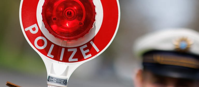 Polizei kontrolliert Betrunkenen Autofahrer in Ehingen  (Foto: dpa Bildfunk, dpa Daniel Karmann (Symbolbild))