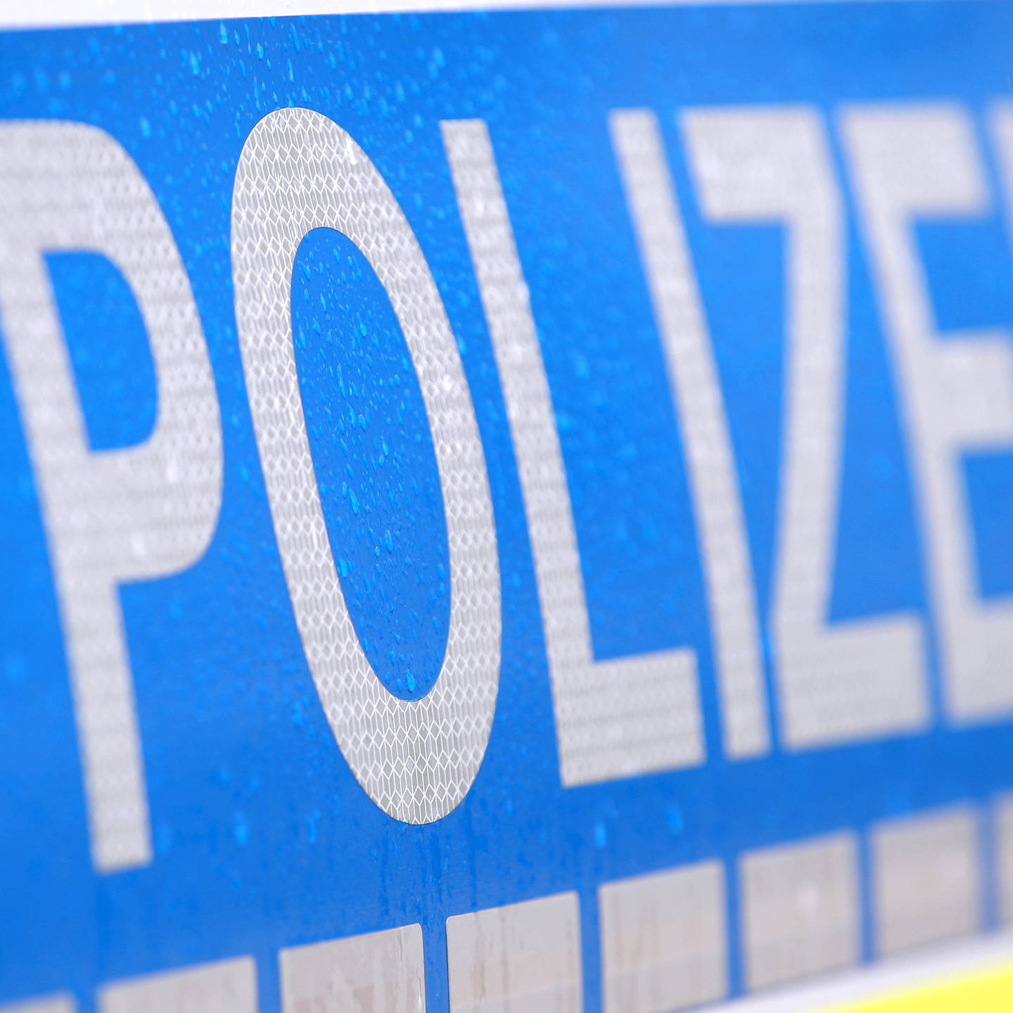 Überfall in Ulm: Mann bedroht Seniorin in ihrem Haus - SWR Aktuell