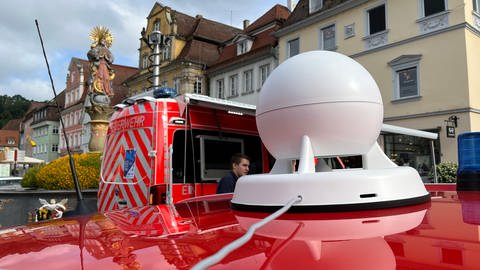 Sirenen gibt es nicht nur Dächern: In Schwäbisch Gmünd wurde am Warntag eine moderne mobile Sirene auf einem Feuerwehrauto verwendet. (Foto: SWR, Markus Bayha)