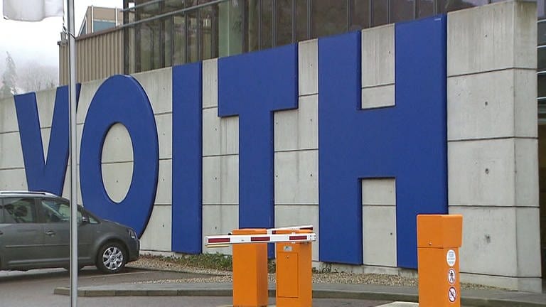Großes Logo der Firma Voith am Eingang der Firma  (Foto: SWR)
