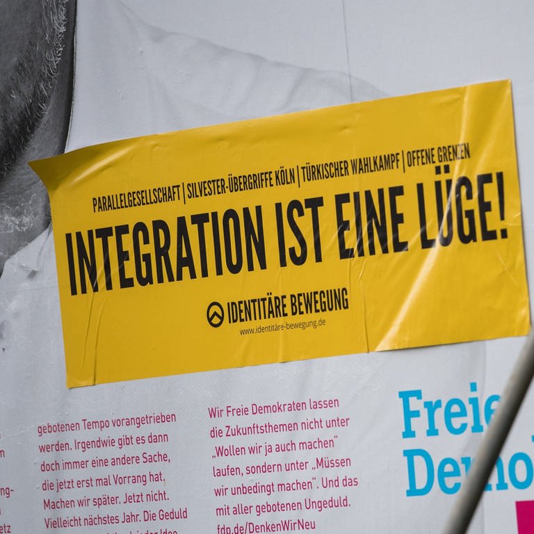 Anfang Juni waren es Banneraktionen, mit denen die "Identitäre Bewegung" in Ulm auf sich aufmerksam machen wollte. (Symbolbild) (Foto: dpa Bildfunk, picture alliance / Sebastian Gollnow/dpa)