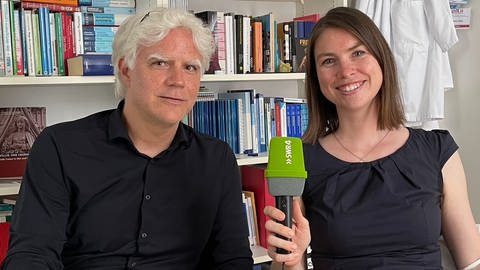 Psychologe Klaus Hönig und Ärztin Sarah Krämer betreuen das Projekt.  (Foto: SWR)