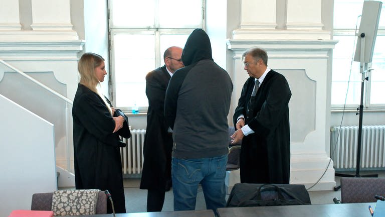 Im Prozess vor dem Landgericht Ellwangen ist ein 27-jähriger Mann wegen Mordes verurteilt worden. (Foto: SWR)