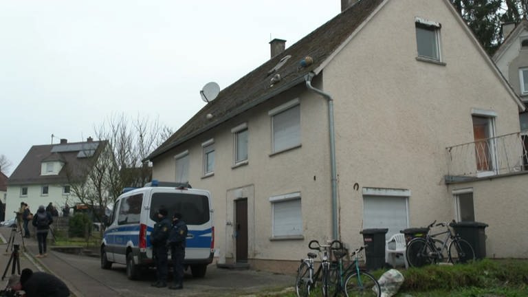 In dieser Flüchtlingsunterkunft in Illerkirchberg haben sowohl der 27-jährige Tatverdächtige als auch der 25-Jährige, der sich am Mittwoch das Leben nahm, gewohnt. (Foto: SWR)