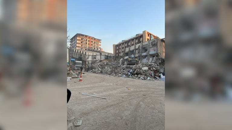 Burak Özgün aus Aalen hat auf seinem Weg durch das Erdbebengebiet auf Fotos das Ausmaß der Zerstörung festgehalten. (Foto: privat)