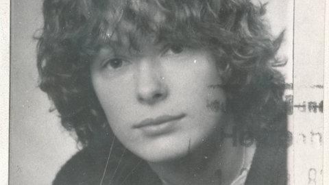 Das schwarz-weiße Passfoto einer jungen Frau: Sabine Rahn verschwand am 11. März 1983 in Heidenheim, drei Tage später fanden Kinder die Leiche der jungen Frau. (Foto: Pressestelle, Polizeipräsidium Ulm) Das schwarz-weiße Passfoto einer jungen Frau: Sabine Rahn verschwand am 11. März 1983 in Heidenheim, drei Tage später fanden Kinder die Leiche der jungen Frau.