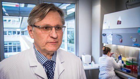 Der Ulmer Virologe Professor Thomas Stamminger. In Ulm kommen rund 850 Virologen zusammen. Sie sprechen unter anderem über die Lehren aus der Corona-Pandemie.