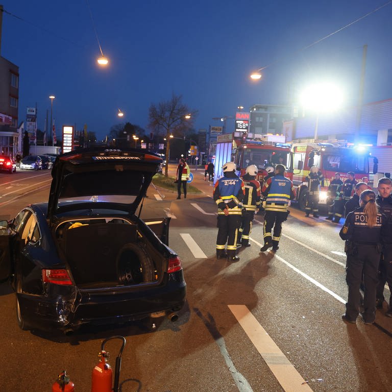 Schon am Ostersonntag gab es am Abend einen Unfall auf der Blaubeurer Straße in UIm, bei dem sechs Menschen verletzt wurden. (Foto: z-media, Ralf Zwiebler)