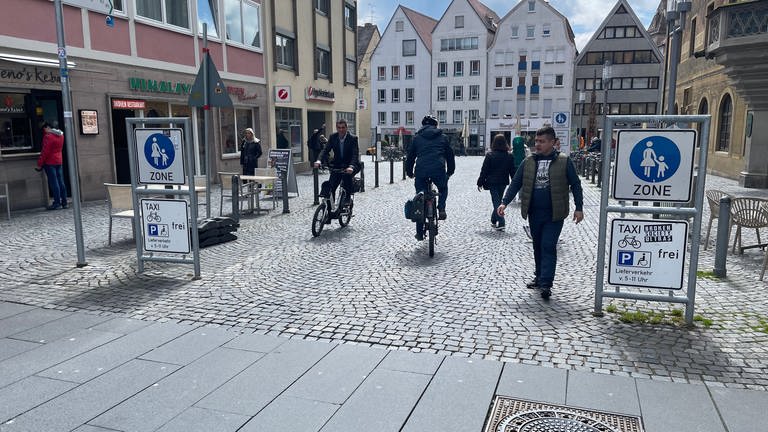 Radfahrer in der Ulmer City - bald könnten es noch mehr werden. Die Stadt will das Radwegenetz besser ausbauen. (Foto: SWR, Christine Janke)