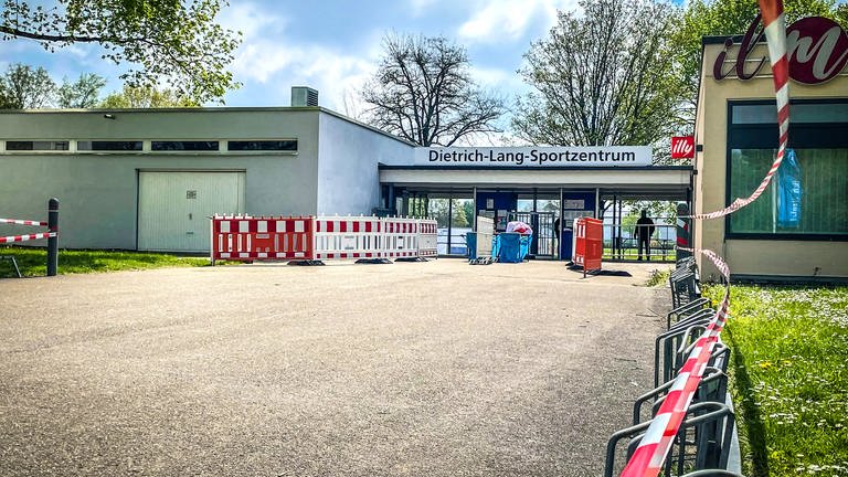 Zum Halbfinale des WFV-Pokal in Neu-Ulm werden gewaltbereite Fans der Ulmer und Stuttgarter Fußballer erwartet.  (Foto: SWR, Christine Janke)