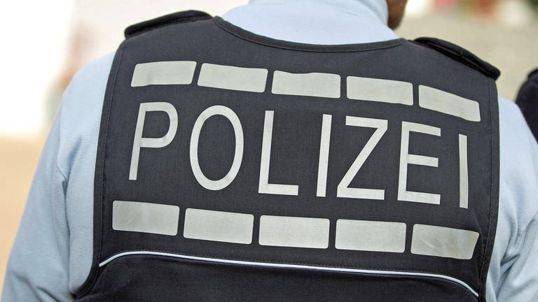 Ein 16-Jähriger soll als falscher Polizist bei Spraitbach Geld von einem Betrugsopfer abgeholt haben. (Symbolbild) (Foto: IMAGO, IMAGO / Eibner (Symbolbild))