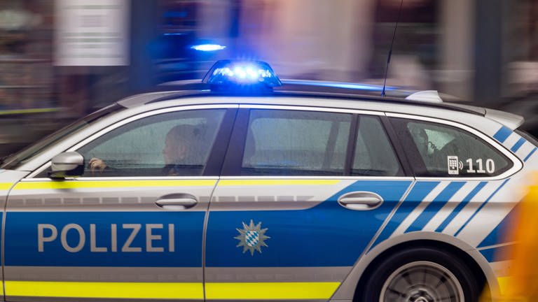 Betrunkener Autofahrer und zweijähriges Kind sind Unfall auf der B19 bei Königsbronn-Itzelberg nach Verfolgungsfahrt mit Polizei leicht verletzt.