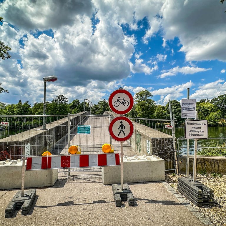 Der Donausteg zwischen Ulm und Neu-Ulm soll zum Schwörwochenende wieder öffnen. 