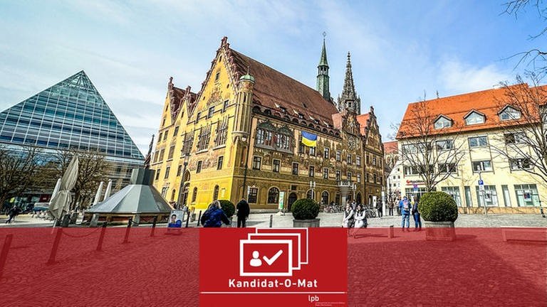 Das Rathaus Ulm mit dem Logo des Kandit-O-Maten