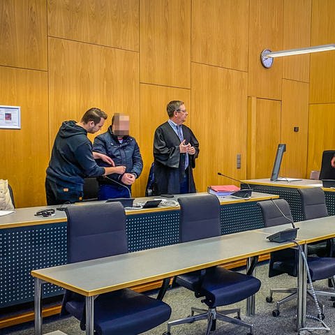 Am Dienstagmorgen hat der Prozess gegen einen 40-Jährigen begonnen, der am Ostermontag im April 2023 seine Tochter auf einem Spielplatz im Ulmer Stadtteil Wiblingen getötet haben soll. 