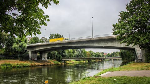 Der Neubau der Adenauerbrücke zwischen Ulm und Neu-Ulm sorgt für Diskussionen (Foto: SWR, Volker Wüst)
