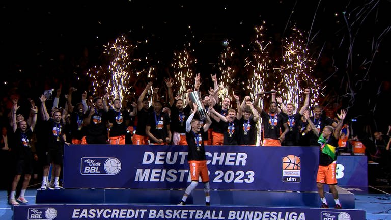 Ratiopharm Ulm hat im Jahr 2023 mit Kapitän Thomas Kleipeisz Basketball-Geschichte geschrieben und ist Deutscher Meister geworden.  (Foto: SWR)