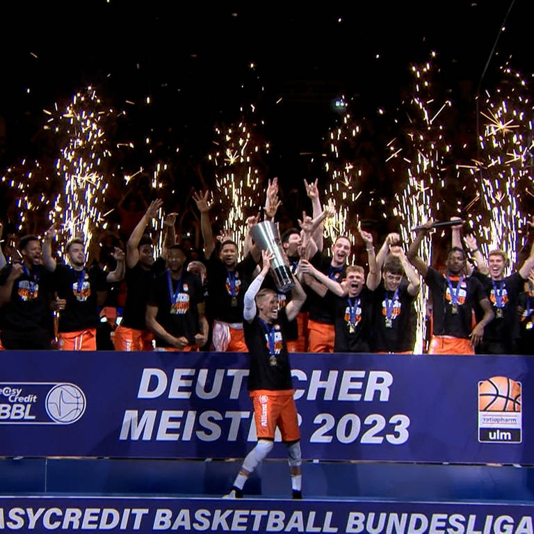 Ratiopharm Ulm hat im Jahr 2023 mit Kapitän Thomas Kleipeisz Basketball-Geschichte geschrieben und ist Deutscher Meister geworden. 
