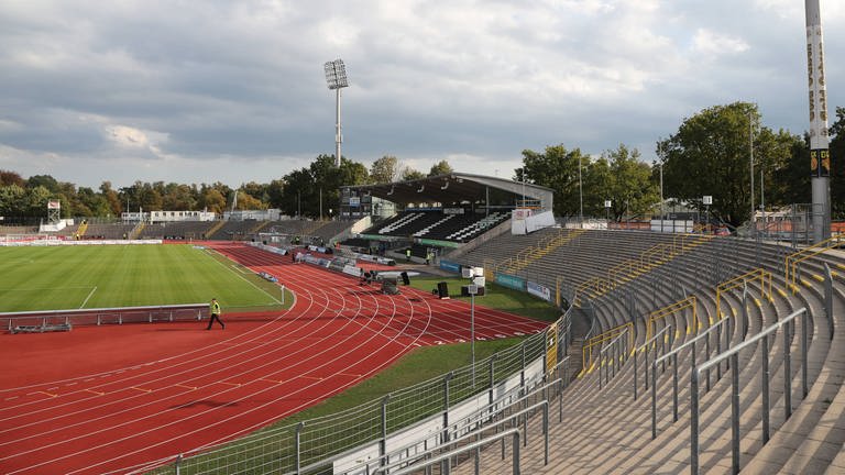 Um das Donaustadion in Ulm zweitligatauglich zu machen, müssen zehn Millionen Euro investiert werden. (Foto: IMAGO, IMAGO / Ulrich Wagner)