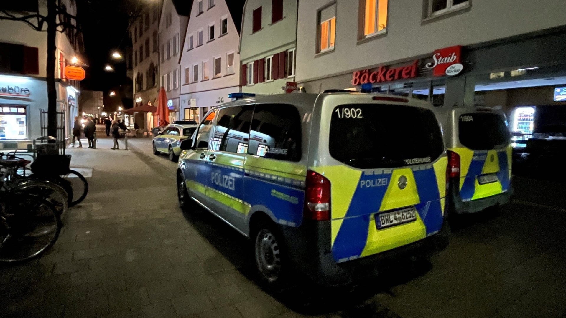 Auf dem Münsterplatz in Ulm hat es am Freitagabend nach Angaben der Polizei eine Geiselnahme gegeben.