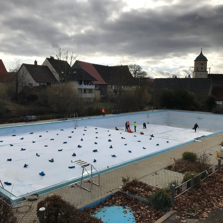 In Schechingen (Ostalbkreis) wird die Winterzeit genutzt, um nach Lecks zu suchen, die für einen massiven Verlust an Wasser verantwortlich sind.