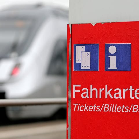Fahrkartenautomaten der Bahn (Foto: dpa Bildfunk, picture alliance/dpa/dpa-Zentralbild | Jan Woitas)