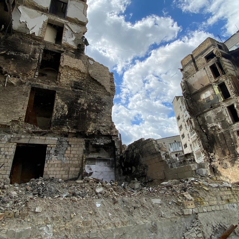 Zerstörte Gebäude in der Ukraine (Foto: dpa Bildfunk, picture alliance/dpa | Ulf Mauder)