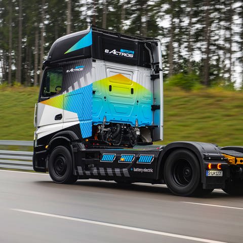 Elektro-LKW (Foto: dpa Bildfunk, picture alliance/dpa/Daimler Truck | -)