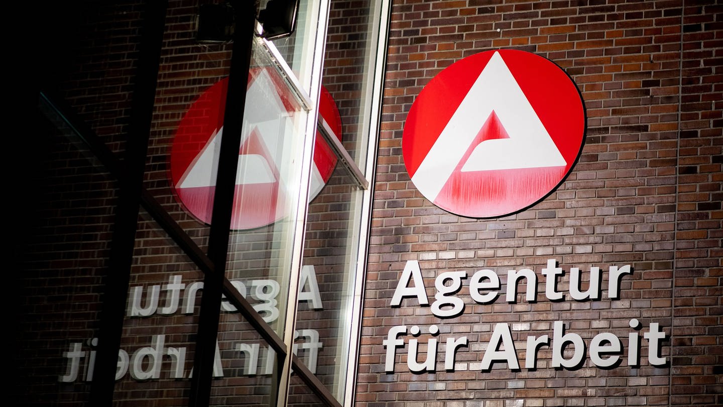 Agentur für Arbeit (Foto: dpa Bildfunk, picture alliance/dpa/Deutsche Presse-Agentur GmbH | Hauke-Christian Dittrich)
