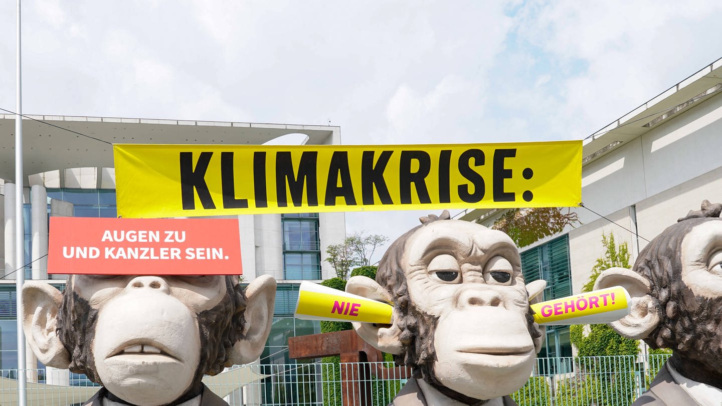 Demo am Kanzleramt - Die Bundesregierung in der Kritik beim Klimaschutz (Foto: IMAGO, IMAGO / Political-Moments)