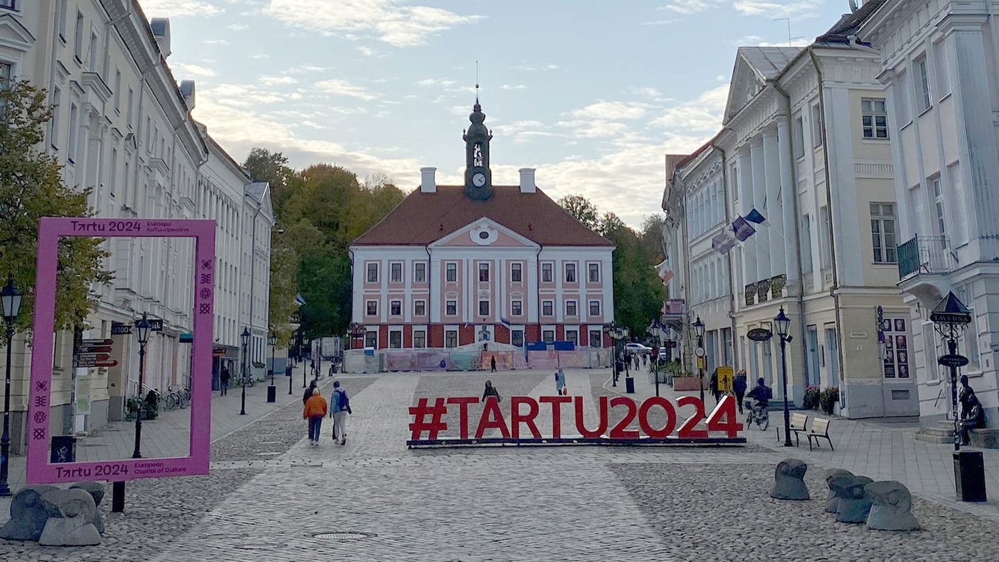Von Sticker-Bussen und Sauna-Debatten – Kulturhauptstadt Tartu (Foto: dpa Bildfunk, Alexander Welscher)