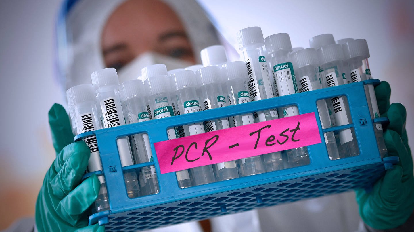 PCR-Tests Priorisierung (Foto: IMAGO, Sven Simon)