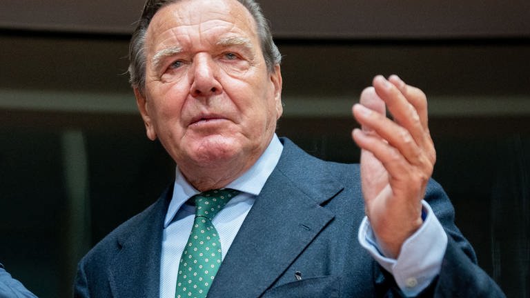 Altkanzler Gerhard Schröder. Die Freien Wähler sind dafür, seine Privilegien zu streichen (Foto: dpa Bildfunk, picture alliance/dpa | Kay Nietfeld)