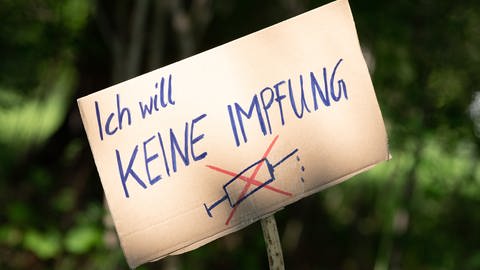 Demo-Schild mit der Aufschrift: Ich will keine Impfung (Foto: picture-alliance / Reportdienste, Picture Alliance)