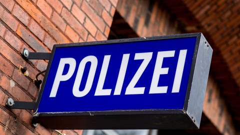 Eine Mutter hat in Linz am Rhein ihren Sohn bei der Polizei angezeigt (Foto: dpa Bildfunk, picture alliance/dpa | Hauke-Christian Dittrich)