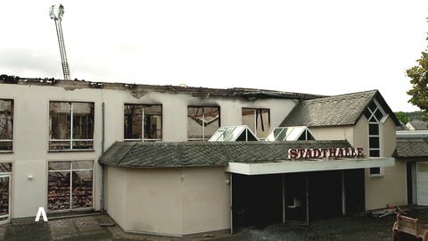 ausgebrannte Stadthalle (Foto: SWR)