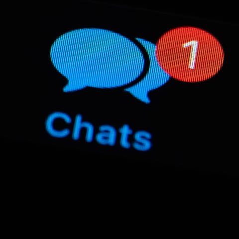 Chat-Symbol auf Display (Foto: dpa Bildfunk, Picture Alliance)