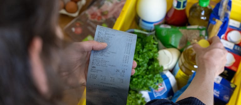 Lebensmittel, Gas, Sprit: die Inflation macht vor gar nichts halt. Wir haben einen Tag mit den größten Preissteigerungen zusammengefasst. (Foto: picture-alliance / Reportdienste, picture alliance/dpa | Hendrik Schmidt)