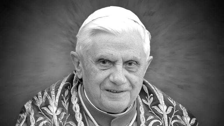 Der emeritierte Papst-Benedikt XVI. ist am Silvestertag 2022 gestorben - Reaktionen aus Rheinland-Pfalz (Foto: picture-alliance / Reportdienste, picture alliance / SvenSimon | Frank Hoermann/SVEN SIMON)