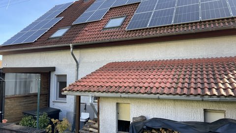 Die Photovoltaikanlage auf dem Dach von Jörg Klein aus Kirn (Foto: SWR)