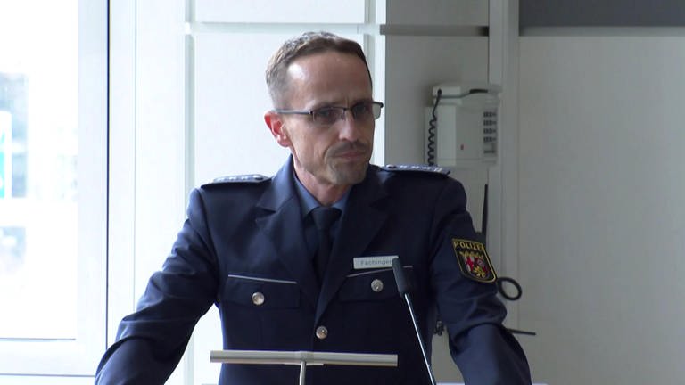 Beamter des Polizeipräsidiums Koblenz (Foto: SWR)