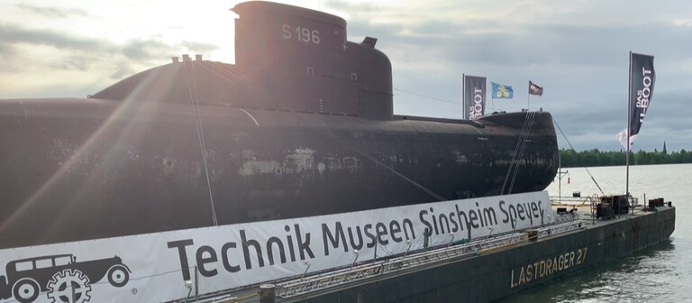 U-Boot-Transport vor Abfahrt am Zollhafen Mainz (Foto: SWR)