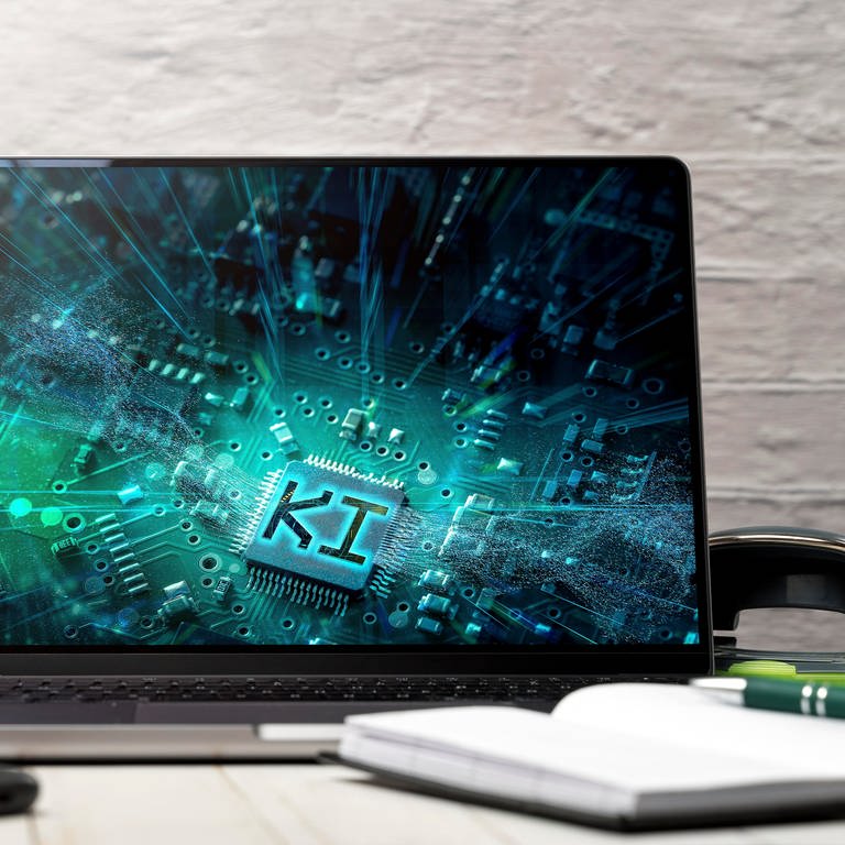 Künstliche Intelligenz KI auf einem Laptop Computer in einem Büro  (Foto: picture-alliance / Reportdienste, Picture Alliance)