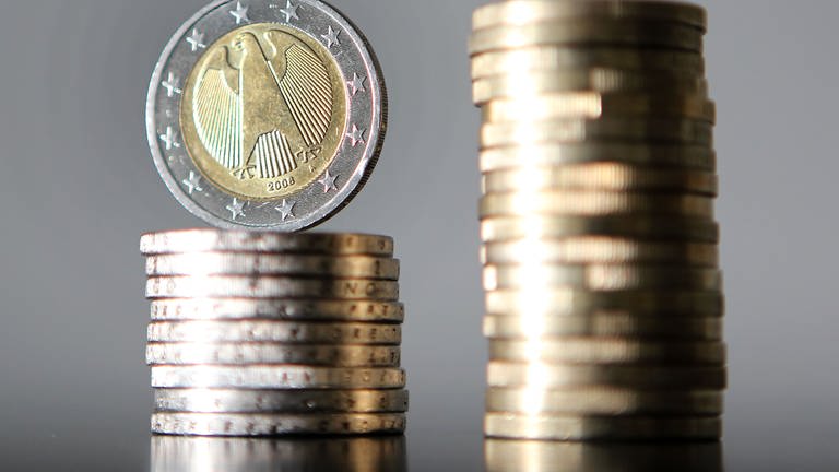 Euro-Münzen gestapelt (Foto: dpa Bildfunk, Picture Alliance)