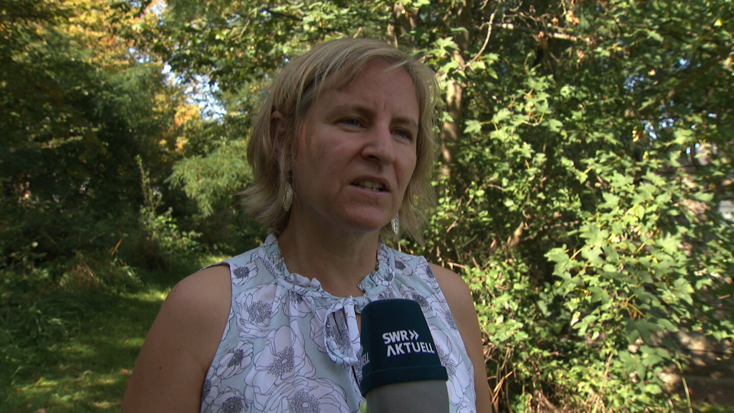 Klimaschutzministerin Katrin Eder (Grüne) begründet die Einführung des Wassercents für Landwirte in RLP. (Foto: SWR)