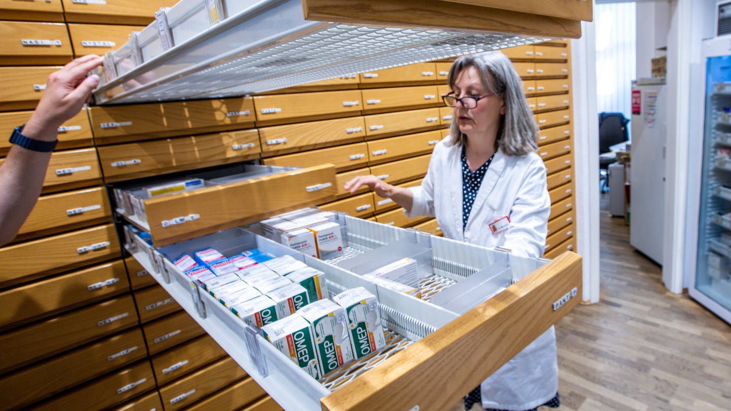 Schon jetzt fehlen in den Apotheken in Rheinland-Pfalz viele Medikamente - für Kinder ebenso wie für Erwachsene. (Foto: picture-alliance / Reportdienste, picture alliance/dpa | Jens Büttner)