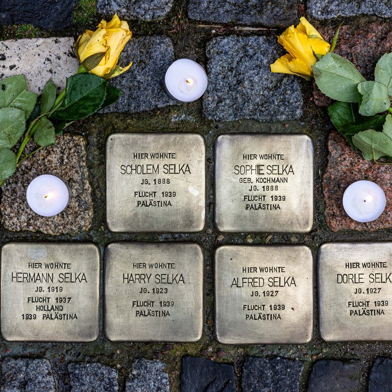 Stolpersteine erinnern an ermordete Juden (Foto: picture-alliance / Reportdienste, Picture Alliance)